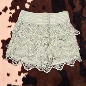 Jolt doily shorts-small